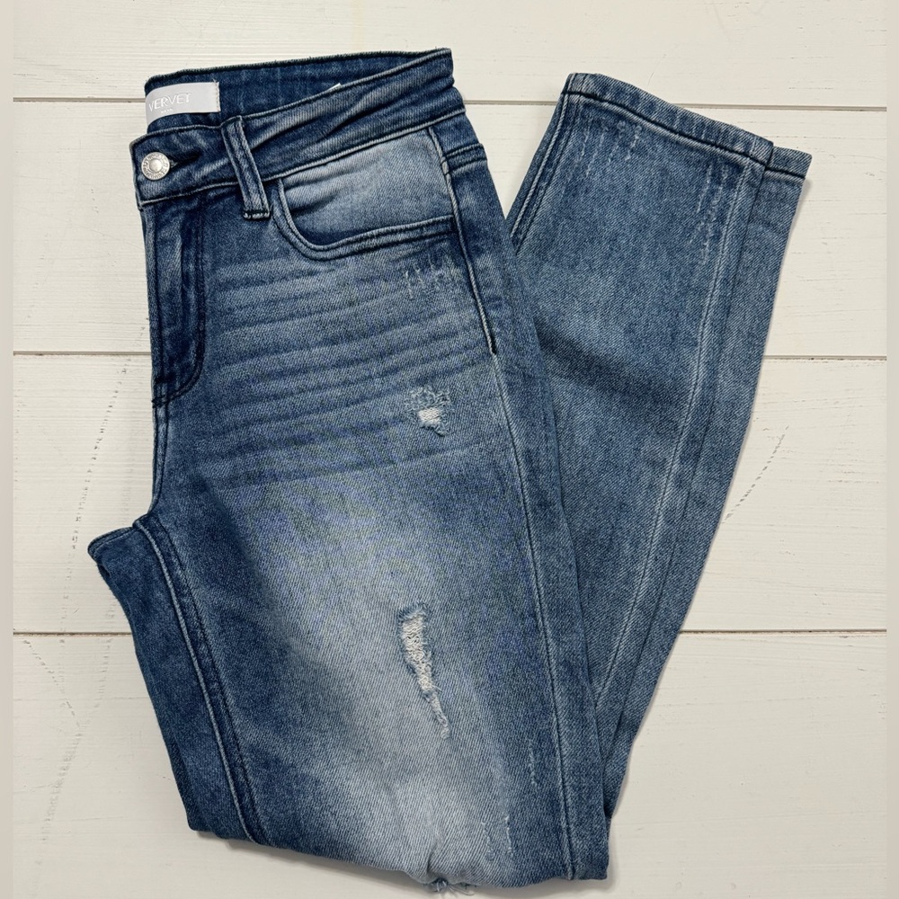 Vervet Distressed Ankle Jeans